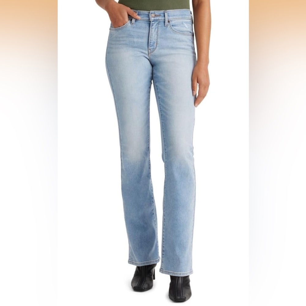 NWOT Levi's Women's Classic Bootcut Jeans